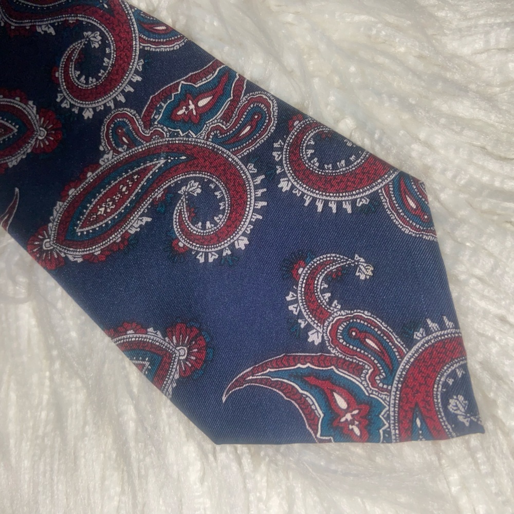 Stafford Paisley Tie in Navy and Burgundy